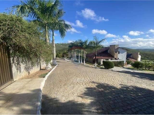 Vendo casa no Condomínio Pedra do vale com440m² ,6 suítes a 3 km do polo moveleiro.