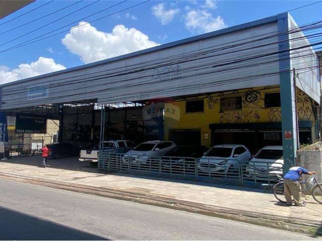 Alugo Galpão na AV. Caxangá com1.600m²  com mais um espaço de 200m²