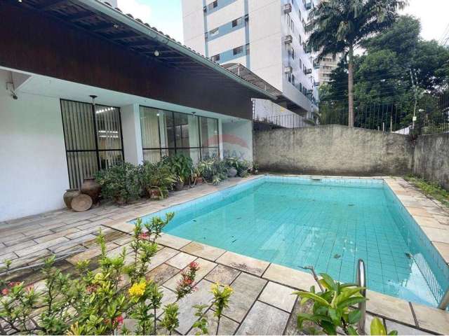 Vendo casa 468,65 m² | 4 quartos | piscina | 5 vagas estacionamento | em ótimas condições