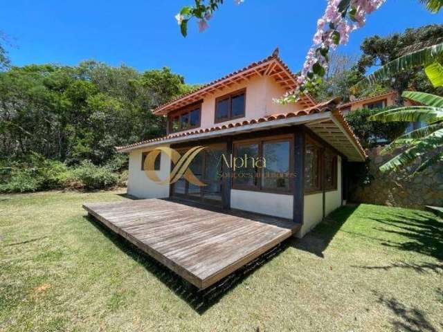 Casa com 3 suítes a venda na Ferradura - Armação dos Búzios/RJ.