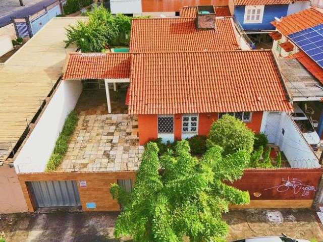 Casa para venda possui 370 metros quadrados com 3 quartos em Cocó - Fortaleza - CE