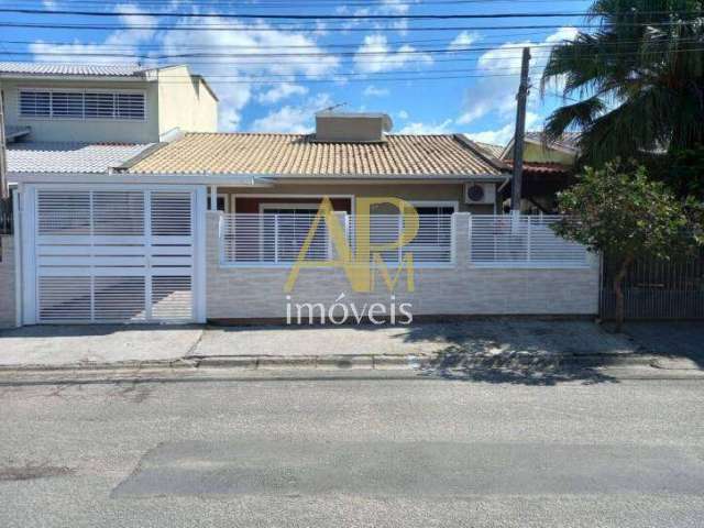 Casa a venda com 2 dormitórios e sozinha no terreno, no Madri/ Palhoça