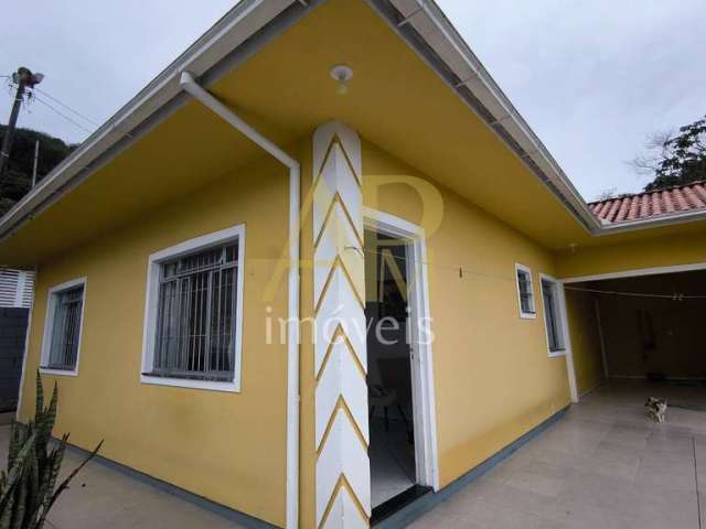 Casa à Venda sozinha no terreno: 3 dormitórios - Universitários/Biguaçu