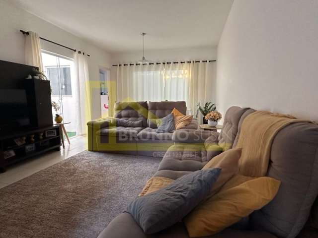 Casa 3 Dorm. em Cond. com Ótima Área de Lazer