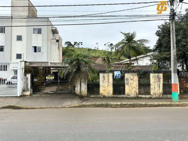 Casa para Venda no bairro Monte Alegre em Camboriú, 2 quartos, 1 vaga, 300 m² de área total, 100 m² privativos,