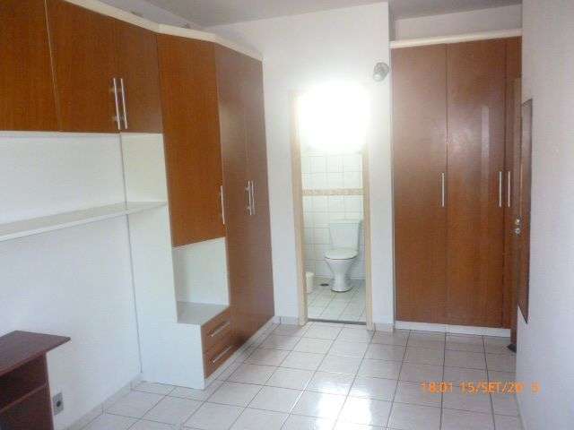 Apartamento na Ponte São João com suíte e sacada