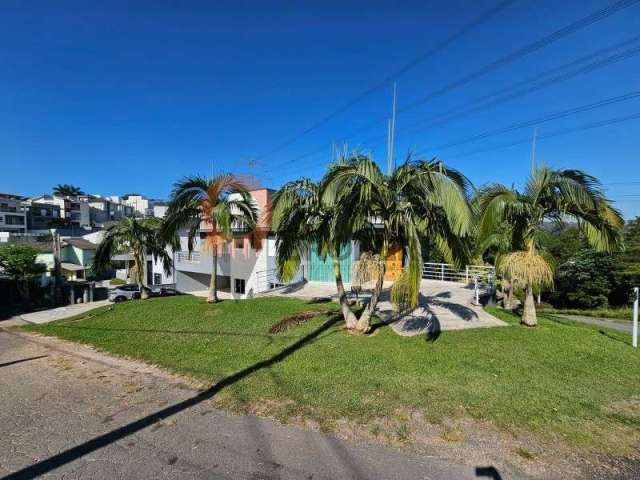 Linda Casa em Condomínio à Venda em Mogi das Cruzes-SP, Arua Eco Park Lagos, 3 suítes, 1 Master com Hidro, 3 salas, 6 banheiros, 8 vagas