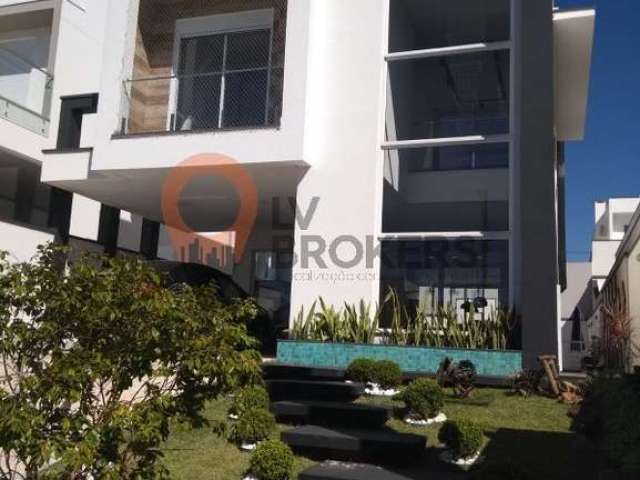 Casa de luxo no Condominio Arua Brisas, 3 suítes, 2 salas, Piscina, Suites Masyter com Hidro, 4 vagas na cidade de Mogi das Cruzes, bairro Aruã.