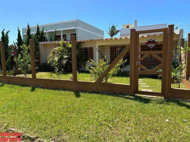 Casa com dois terrenos excelente localização em imbé