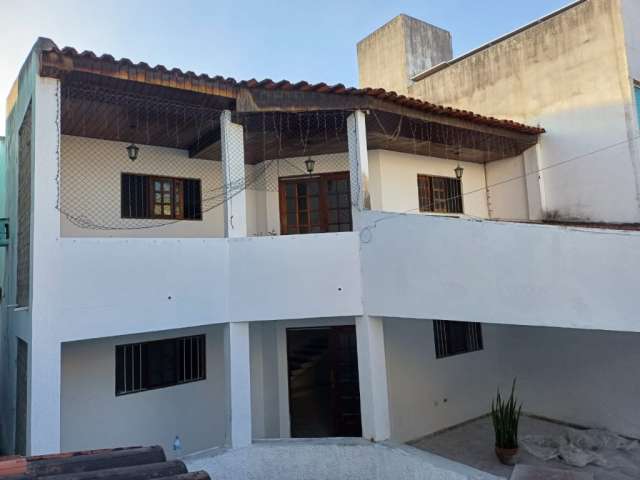 Vendo casa no bairro maria auxiliadora ao lado da avenida caruaru