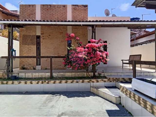 Vendo excelente casa na cidade verde- Parnamirim-RN com 4 quartos  Seu Lar dos Sonhos na Cidade Verde – Parnamirim-RN!