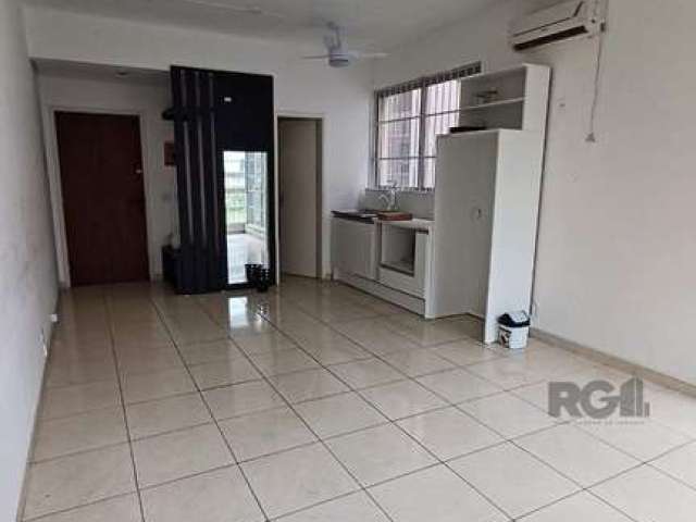 Sala comercial para alugar na Avenida Cristóvão Colombo, 2144, Floresta, Porto Alegre por R$ 1.250