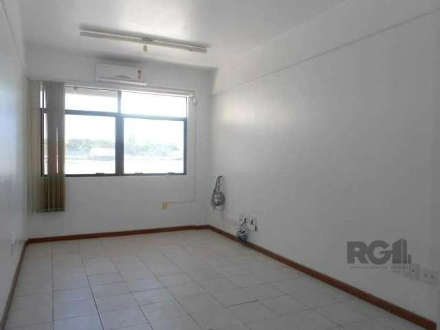 Sala comercial para alugar na Rua Jari, 89, Passo da Areia, Porto Alegre por R$ 950