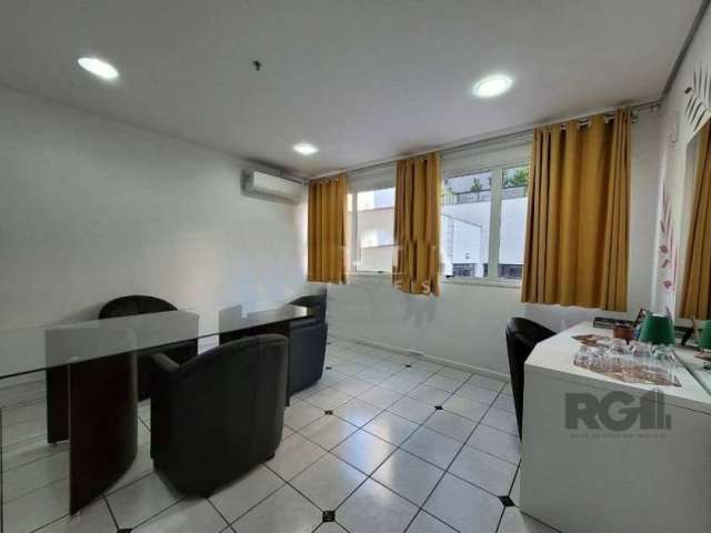 Sala comercial para alugar na Avenida Coronel Lucas de Oliveira, 1085, Petrópolis, Porto Alegre por R$ 2.840