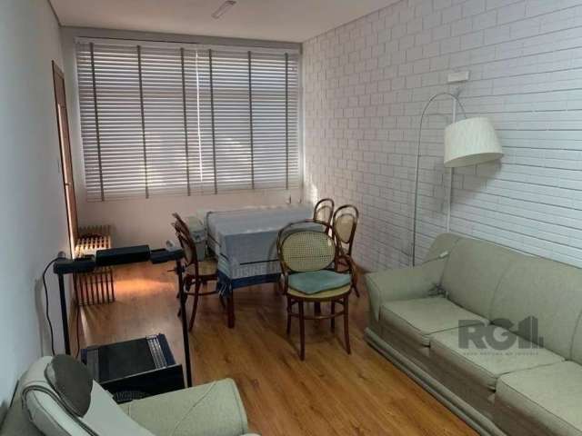 Casa com 2 quartos para alugar na Rua Luiz Cosme, 297, Passo da Areia, Porto Alegre por R$ 4.500