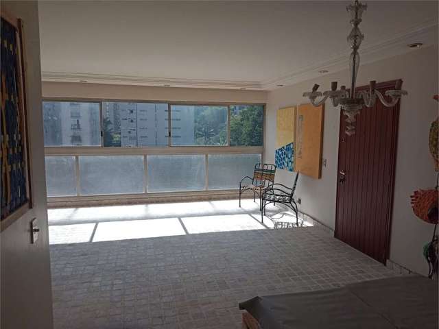 Apartamento com 3 quartos à venda em Cerqueira César - SP