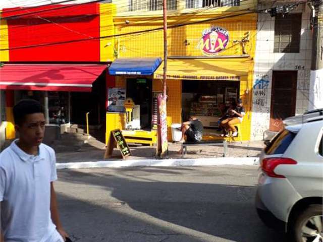 Casa comercial  na Liberdade.