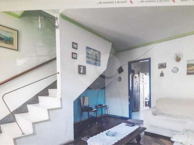 Casa de vila com 3 quartos à venda em Vila Gumercindo - SP