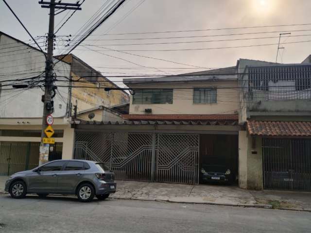 03 Casas para renda com 4 Quartos e 2 banheiros à Venda, 250 m² por R$ 560.000