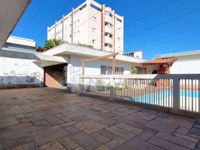 Casa térrea à venda com 787m² - 04 dormitórios, 03 suítes, 10 vagas - Bairro Osvaldo Cruz