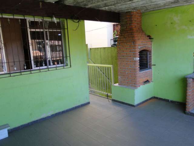 Casa Assobrada à Venda com 3 Quartos e 3 WC's na Cidade São Jorge, Santo André, SP