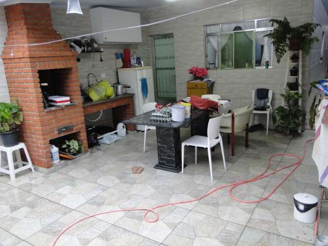 Sobrado à Venda com 3 quartos e 3 WC's em Cidade São Jorge, Santo André, SP
