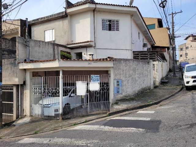 Sobrado de esquina divido em 3 casas à Venda no Parque Marajoara, Santo André, SP