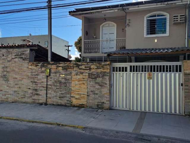 Alugo Excelente Casa em Candeias ▪️R$4.000,00 com todas taxas* Próximo ao armazém coral ✅   Agende uma visita 81.99990-8717 WhatsApp GLEICIANE RAMALHO CRECI 14334