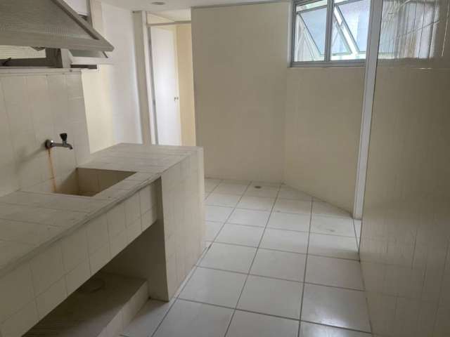 VENDO APTO NA BEIRA MAR DE PIEDADE,  3 QUARTOS SENDO 1 SUÍTE. 160m² R$ 600 Mil.   Apartamento com 3 Quartos à venda, 160m² - Piedade  Com seus 03 quartos bem distribuído e uma vista mar linda em Pieda