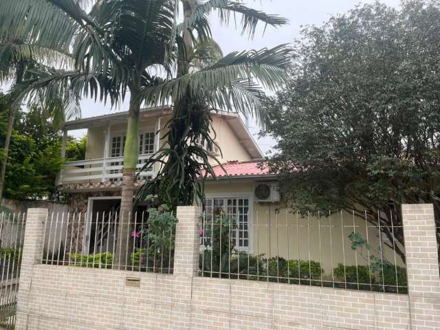 Casa para Venda em Palhoça, São Sebastião, 3 dormitórios, 1 suíte, 2 banheiros, 2 vagas