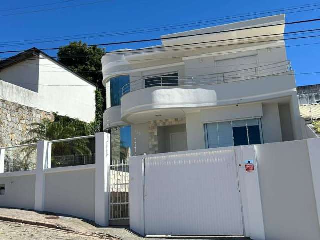 Casa para Venda em Florianópolis, Estreito, 3 dormitórios, 1 suíte, 2 banheiros, 3 vagas