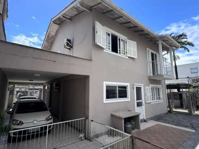 Casa para Venda em Palhoça, Jardim Eldorado, 3 dormitórios, 1 suíte, 1 banheiro, 3 vagas