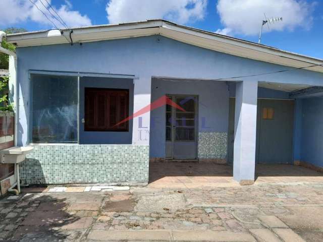 Casa com 2 quartos à venda na Rua Canela Doce, 55, Restinga, Porto Alegre por R$ 180.000