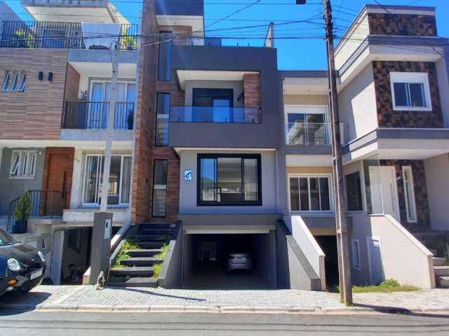 Sobrado Triplex de Alto Padrão no Greenline, Pinheirinho