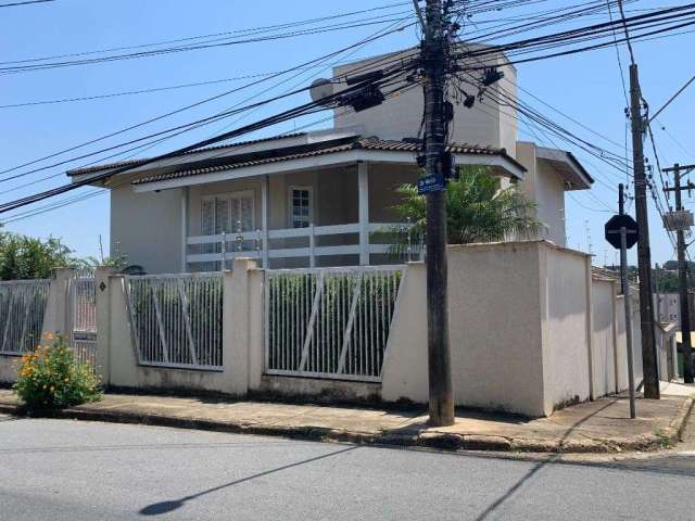 Sobrado com 3 dormitórios à venda, 293 m² por R$ 900.000,00 - Jardim Pacaembu - Jundiaí/SP