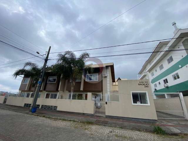 Casa em condomínio fechado com 2 quartos para alugar na Rua Ingá Mirim, 240, Ribeirão da Ilha, Florianópolis por R$ 3.300