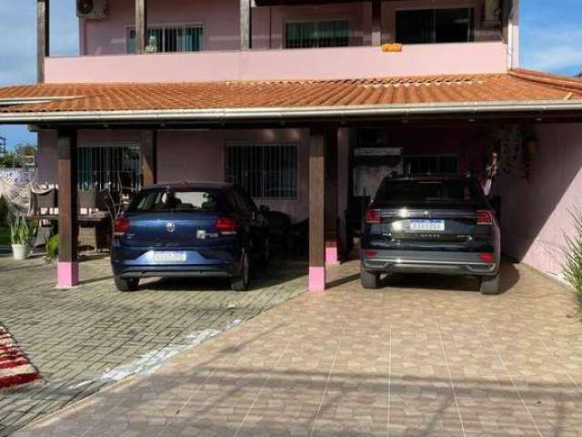 Casa espaçosa em dois terrenos proxima ao mar em penha. oportunidade