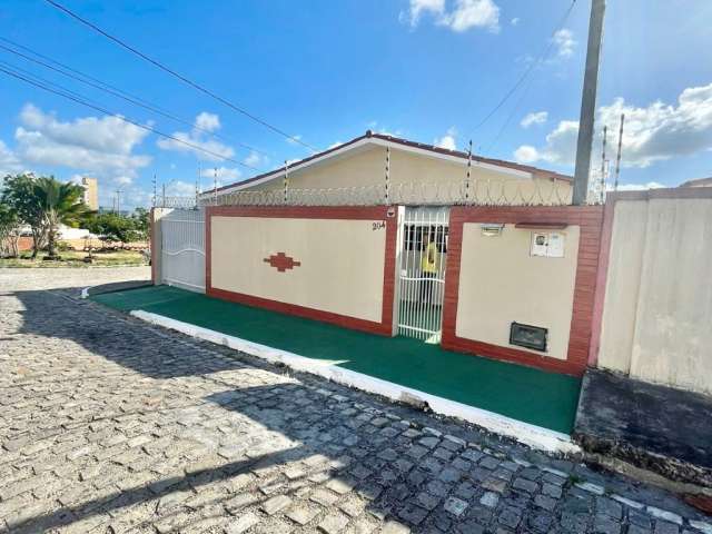 Casa para locação em Nova Parnamirim, a poucos metros da Av. Maria Lacerda - 3/4 sendo 1 suíte - R$ 1.800,00