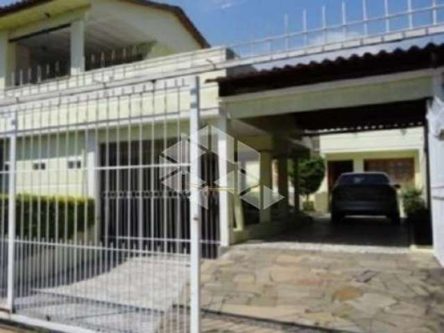 Casa 3 quartos e 4 vagas de garagem no bairro Sarandi em Porta Alegre!