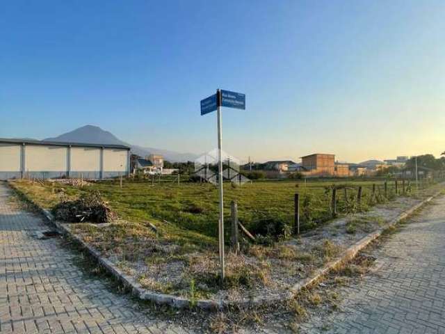 Terrenos/Lotes a partir de  451 m² para vender por R$ 220.000,00 no bairro Barra do Aririu - Palhoça