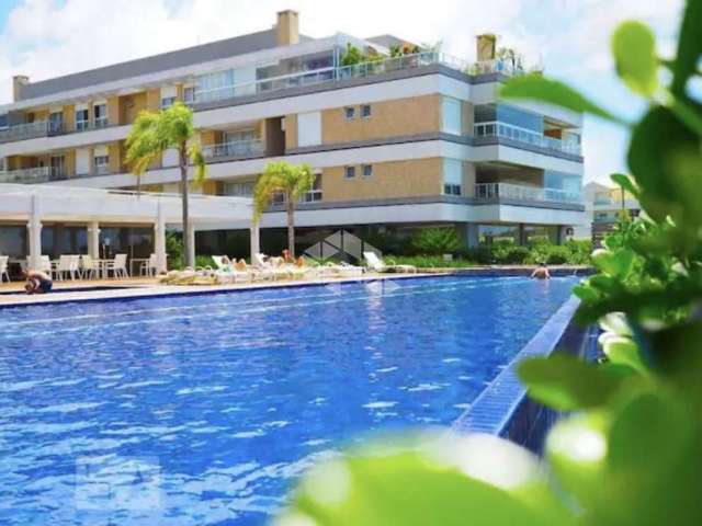 Apartamento à venda em condomínio Club na Praia do Campeche