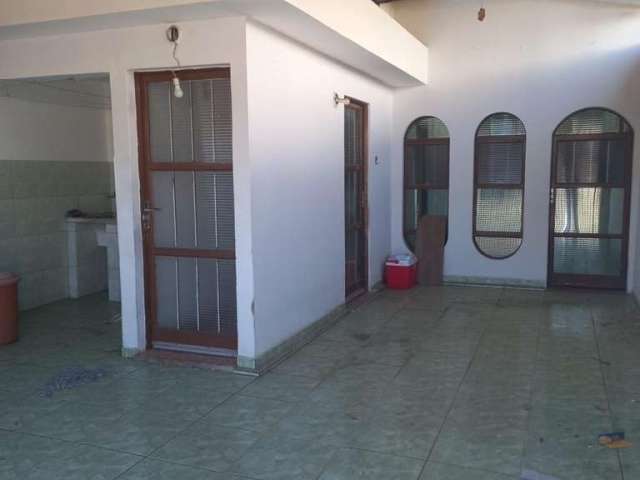 Casa para Venda em Itu, Vila Nova, 2 dormitórios, 1 suíte, 2 banheiros, 2 vagas