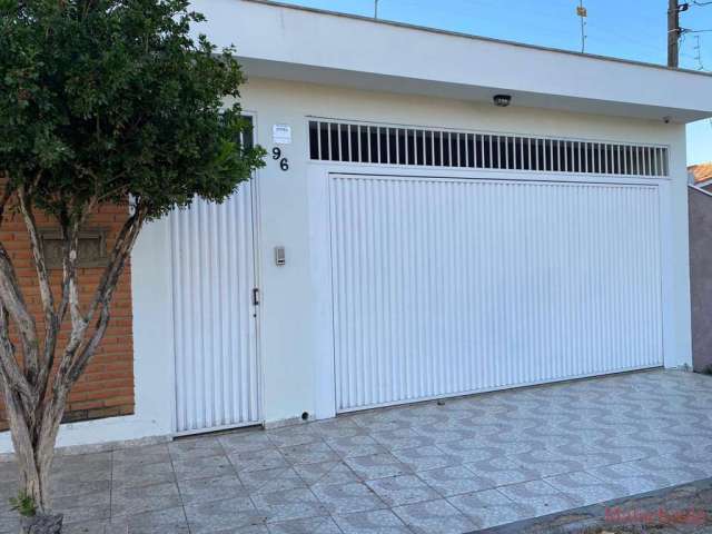 Casa para Venda em Salto, Centro, 3 dormitórios, 1 suíte, 1 banheiro, 3 vagas