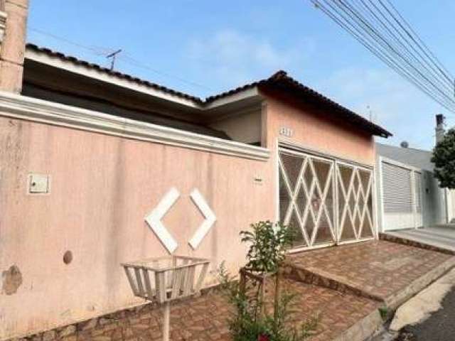 Imperdível oportunidade: Casa à venda em Birigüi-SP, Residencial Pedro Marin Berbel, 3 quartos, 1 suíte, 2 salas, 3 banheiros, 2 vagas de garagem, 190m²!