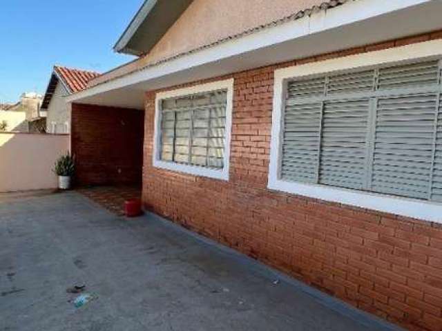 Imperdível oportunidade: Casa à venda em Birigüi-SP, Vila Guanabara. 3 quartos, 2 salas, 2 banheiros, 5 vagas de garagem, 160m².