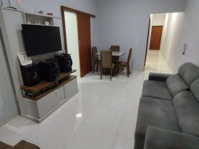 Espaçosa casa de 3 quartos com suíte e 3 vagas de garagem no Residencial Perdizes em Birigüi-SP!