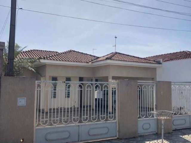 Casa à venda no bairro Recanto Verde em Birigüi-SP: 3 quartos, 1 sala, 2 banheiros, 4 vagas de garagem, 119,78 m² de área