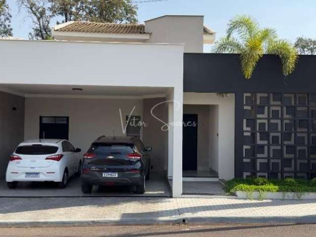 Casa a venda com 3 quartos no condomínio Residencial Portão Azul II.