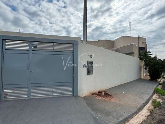 Casa á venda no Colinas em birigui, Casa com dois quartos um deles Suíte, Sala de TV, Banheiro social e Garagem descoberta com vaga para dois veículos