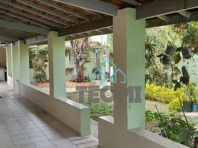 Casa com 3 dormitórios à venda, 140 m² por R$ 600.000,00 - Vila Jaboticabeira - Taubaté/SP